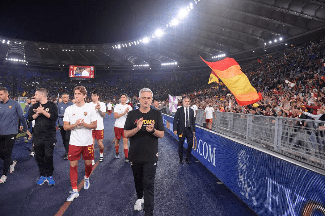 赛地聚焦:欧冠集结日热度飙升,夏洛特黄蜂复出首秀,压力陡增,心理建设被强调的简单介绍