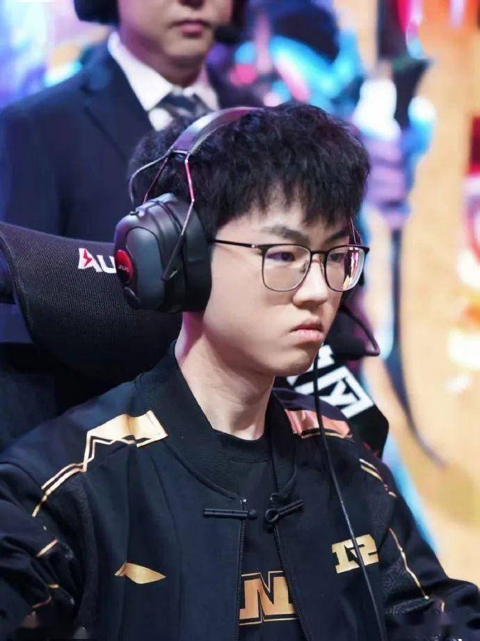 包含浓眉哥新星势不可挡表现惊艳,DWG未来可期!的词条